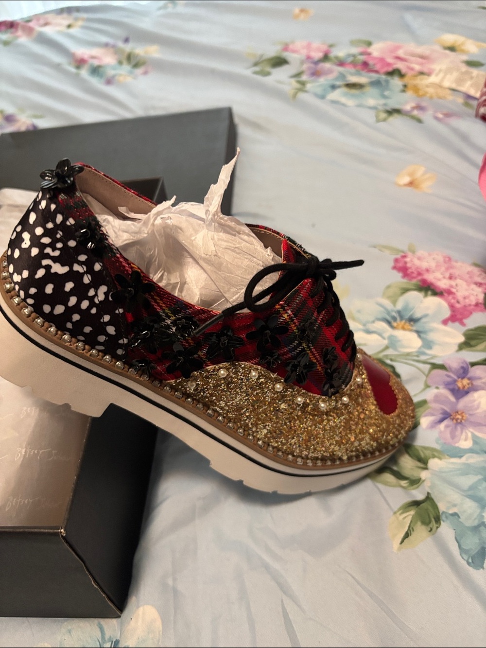 NIB Betsey Johnson Gold Glitter Lace-Up Oxford Shoes - Picture 6 of 10